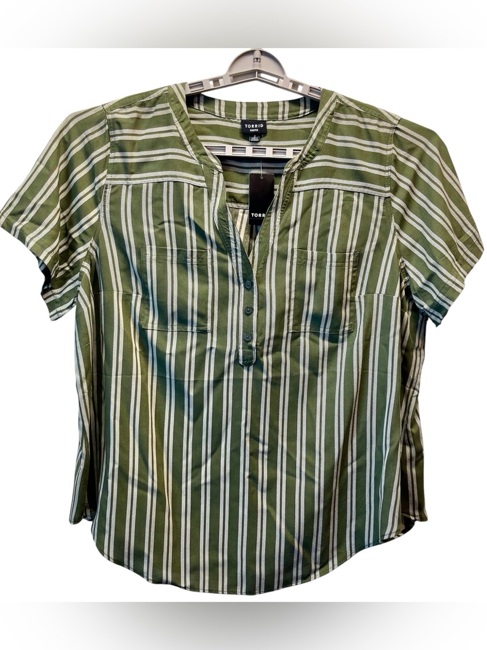 Torrid Harper Woman’s Size 2 Short Sleeve Blouse Olive Green & White Striped